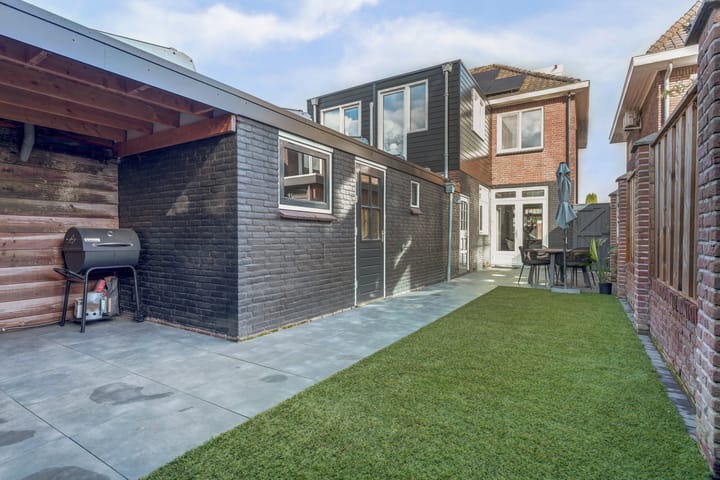 Foto 35 van Van Riebeekstraat 104