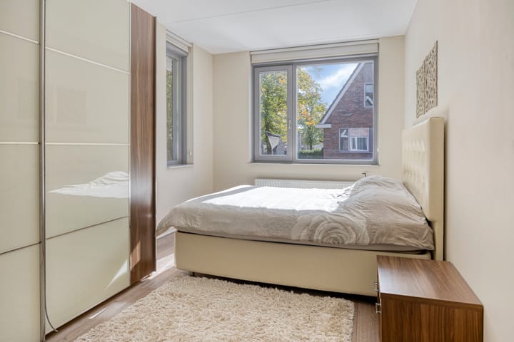 Foto 13 van Roerstraat 74