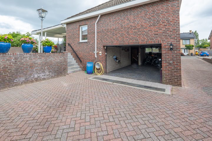 Foto 49 van Beukstraat 4