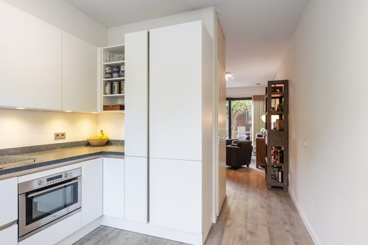 Photo 15 of Professor Mekelstraat 59