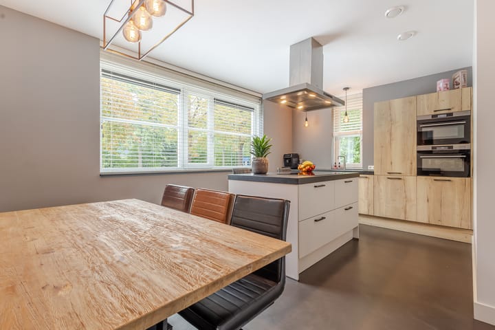 Photo 4 of Parallelweg 97