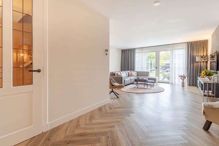 Photo 5 of Parallelweg 97