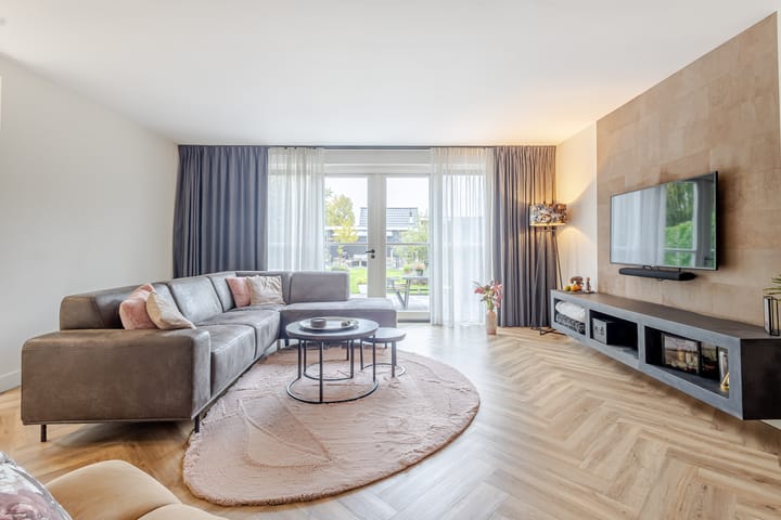 Photo 6 of Parallelweg 97