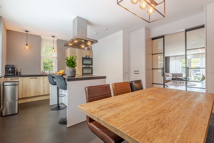 Photo 11 of Parallelweg 97