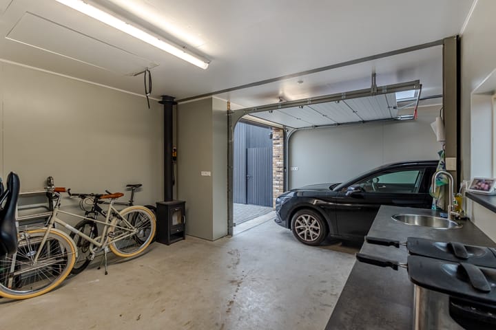 Photo 38 of Parallelweg 97