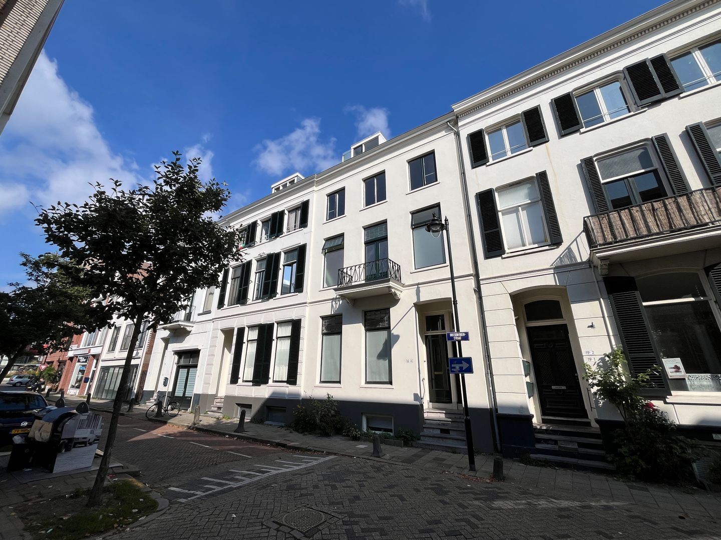 View photo 1 of Driekoningenstraat 17