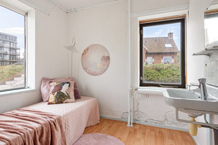 Photo 25 of Trompenbergstraat 12