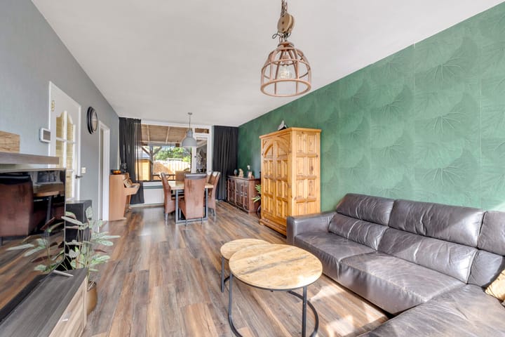 Photo 9 of Reede 113