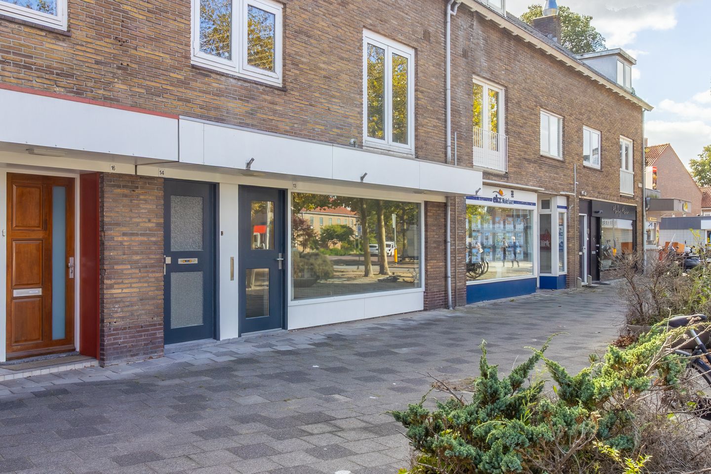View photo 2 of Hueseplein 13