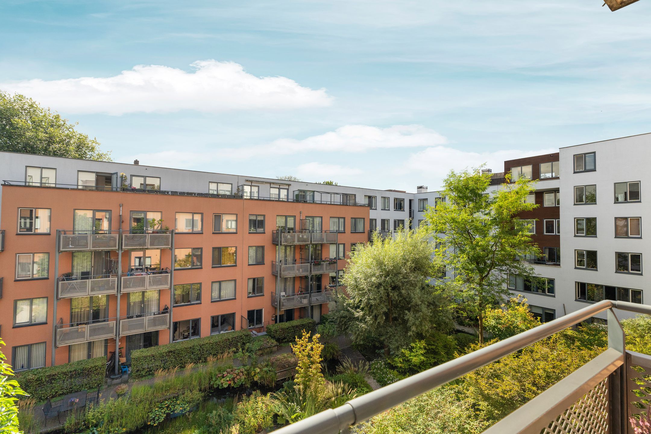 Photo 24 of Valkenburgerstraat 113