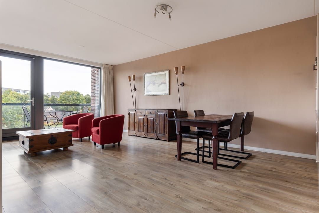 Photo 11 of Burgemeester Jhr. Quarles van Uffordlaan 301