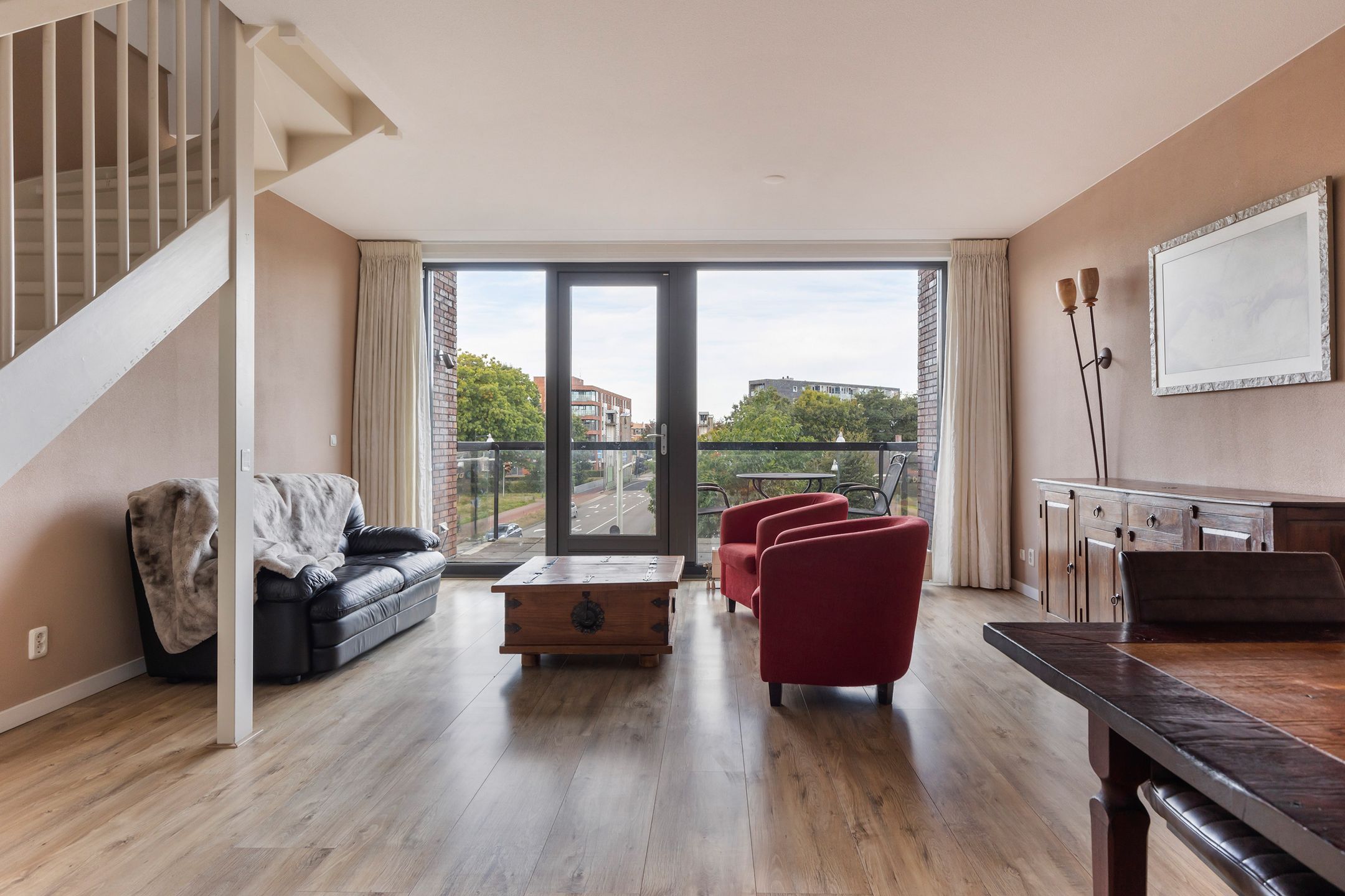 Photo 12 of Burgemeester Jhr. Quarles van Uffordlaan 301