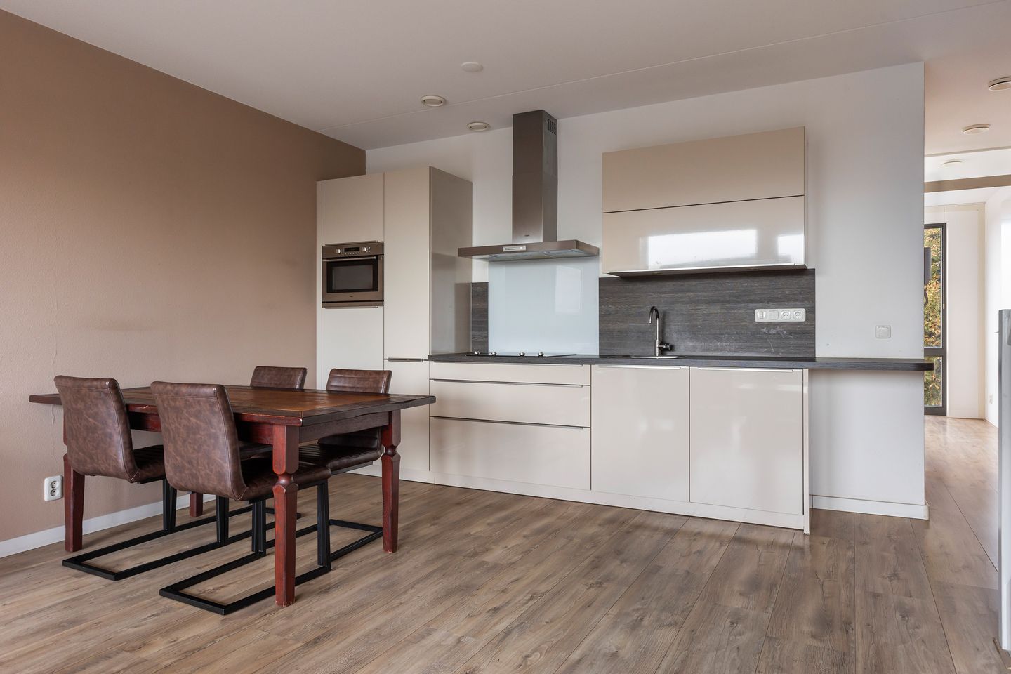 Photo 19 of Burgemeester Jhr. Quarles van Uffordlaan 301