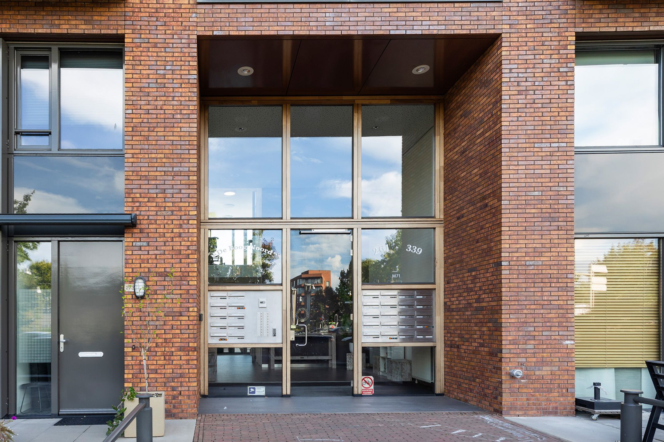 Photo 33 of Burgemeester Jhr. Quarles van Uffordlaan 301