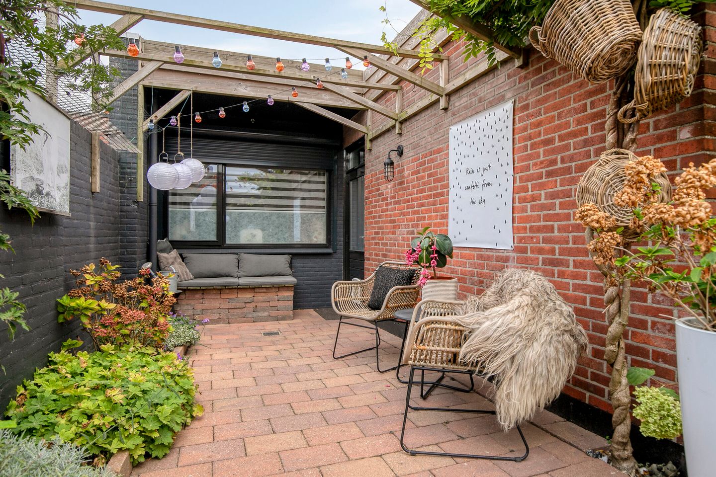 Photo 34 of Voorstraat 44