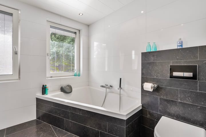 Foto 16 van Ericaplein 64