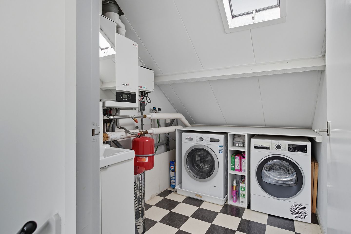 Foto 29 van Planetenbaan 154