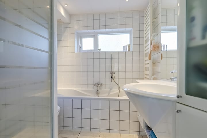 Photo 14 of Piet Heinlaan 2