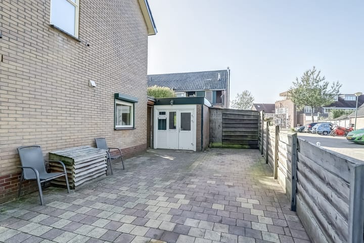 Photo 27 of Piet Heinlaan 2