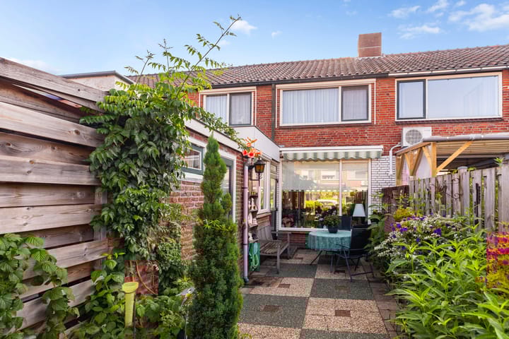 Foto 4 van J.D. van der Waalsstraat 29