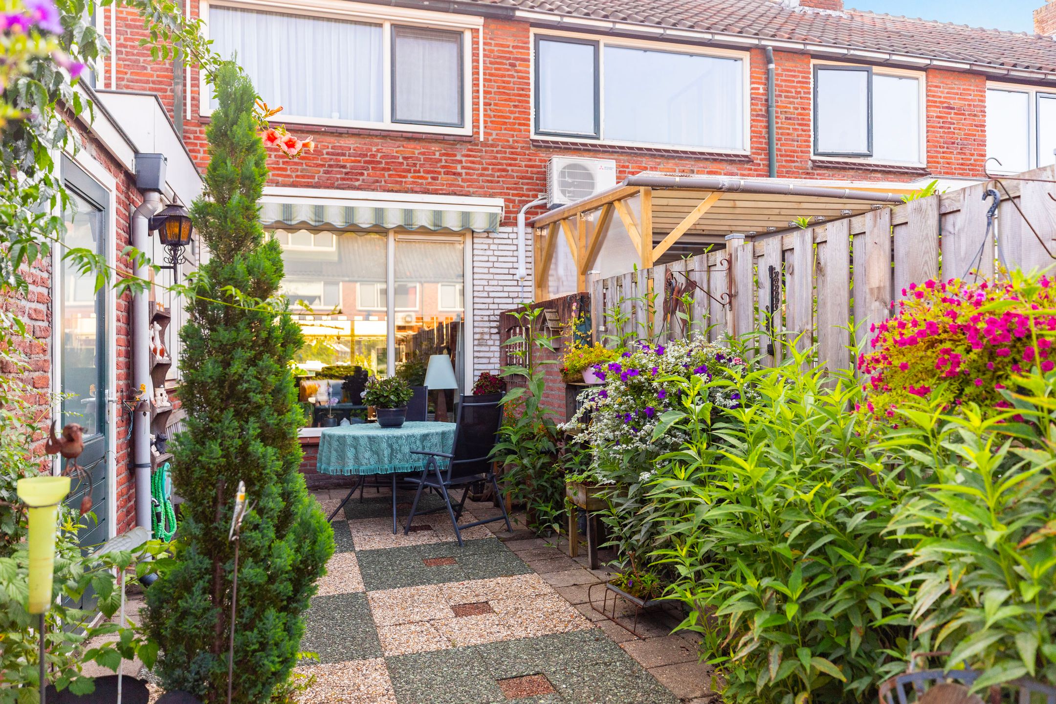 Foto 6 van J.D. van der Waalsstraat 29