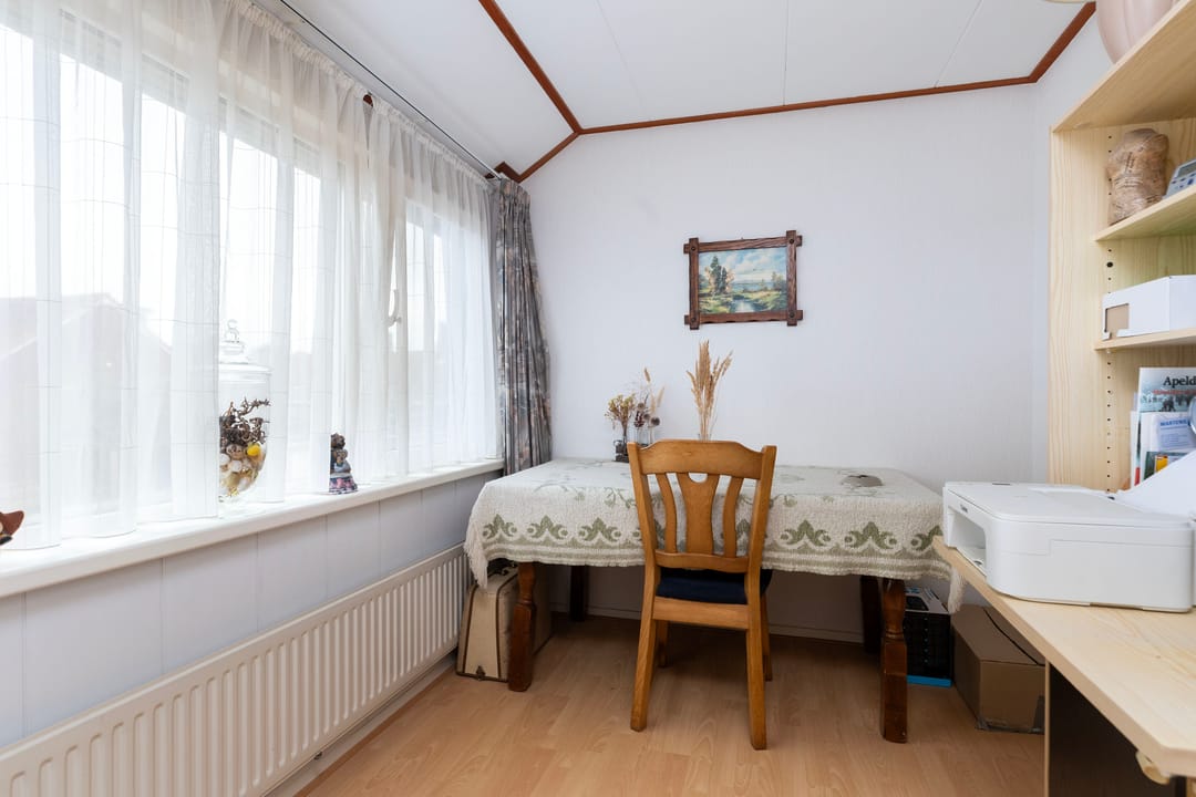 Foto 32 van J.D. van der Waalsstraat 29