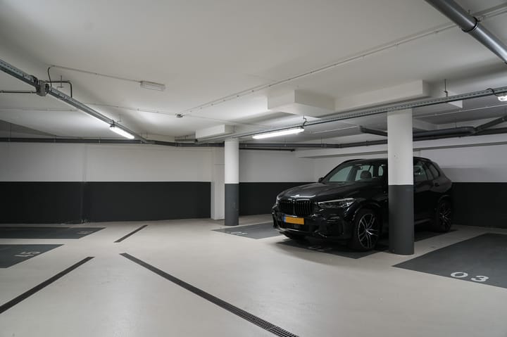 Foto 40 van Parade 13-C