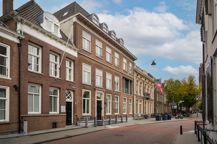 Foto 42 van Parade 13-C