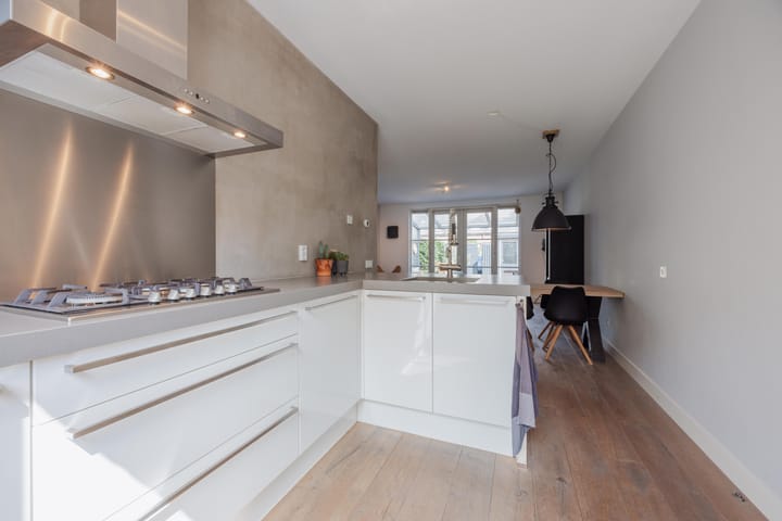 Photo 20 of Willem van Oranjestraat 15