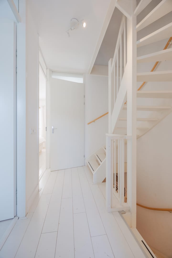 Photo 21 of Willem van Oranjestraat 15