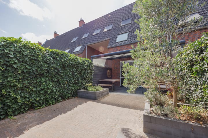 Photo 43 of Willem van Oranjestraat 15