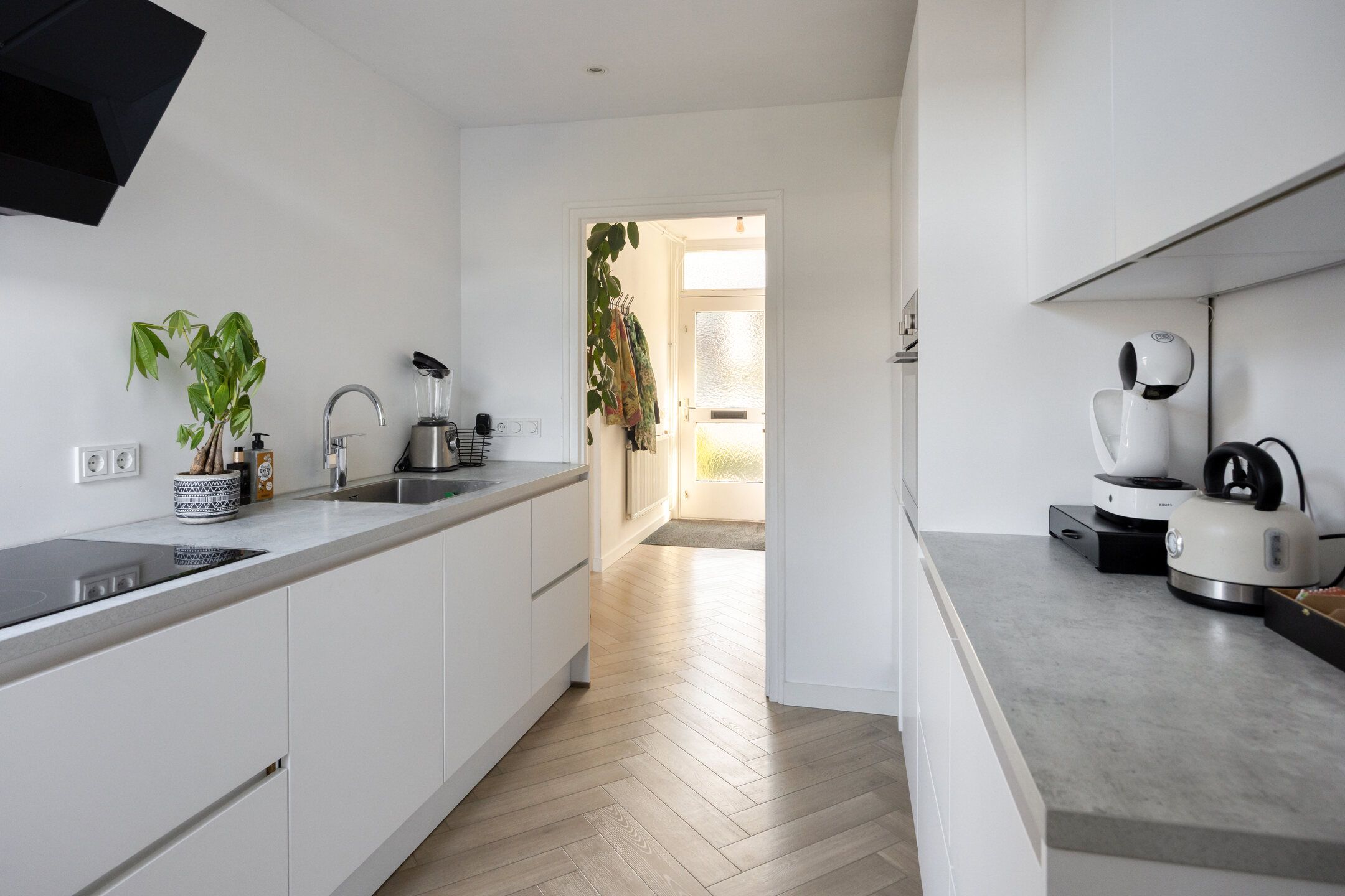 Photo 12 of van Oss-straat 19