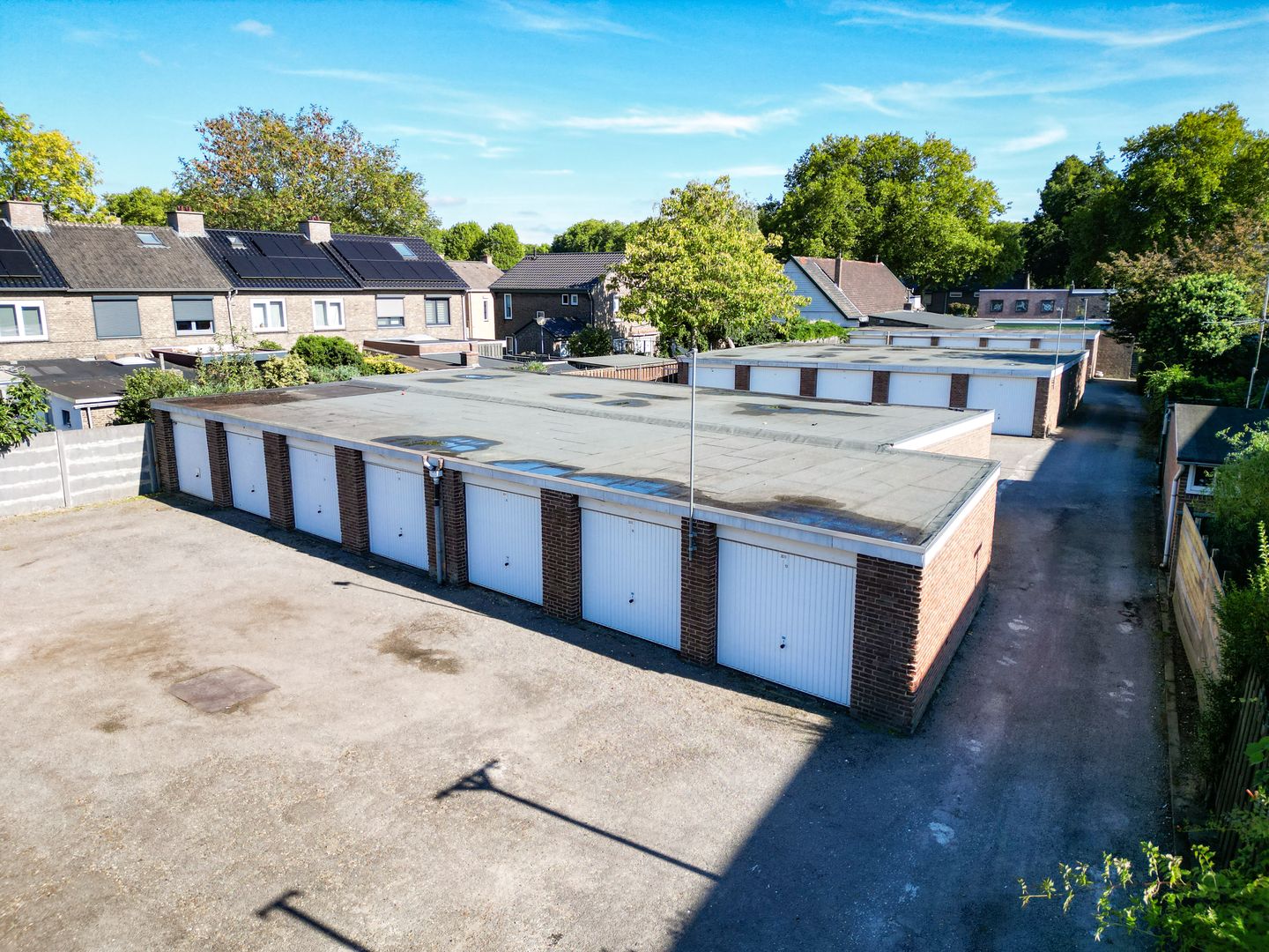 View photo 2 of Rafaëlstraat 2