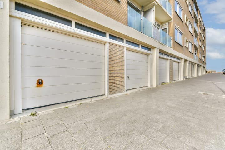 Photo 4 of Tjerk Hiddesstraat 2-F2