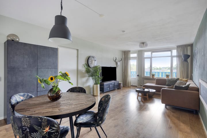 Foto 2 van Lauwerszeeweg 109