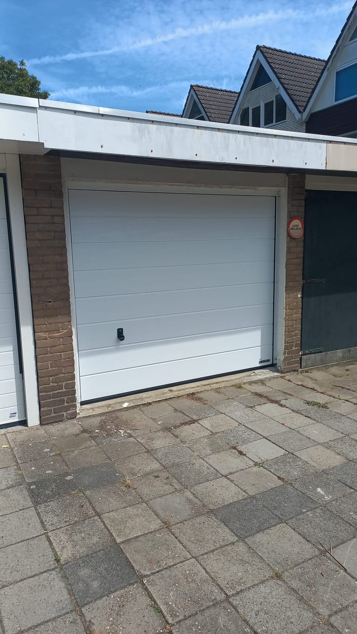 Photo 3 of Adriaen Brouwerstraat 3