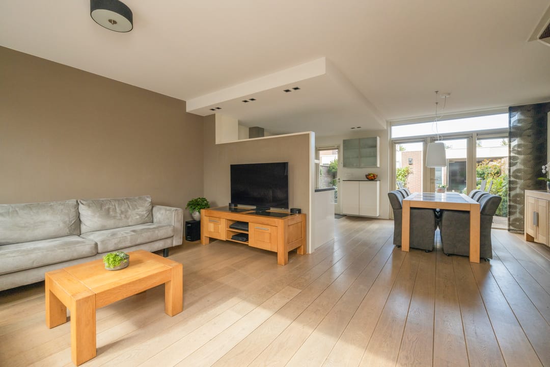 Foto 8 van Midden Woerd 49