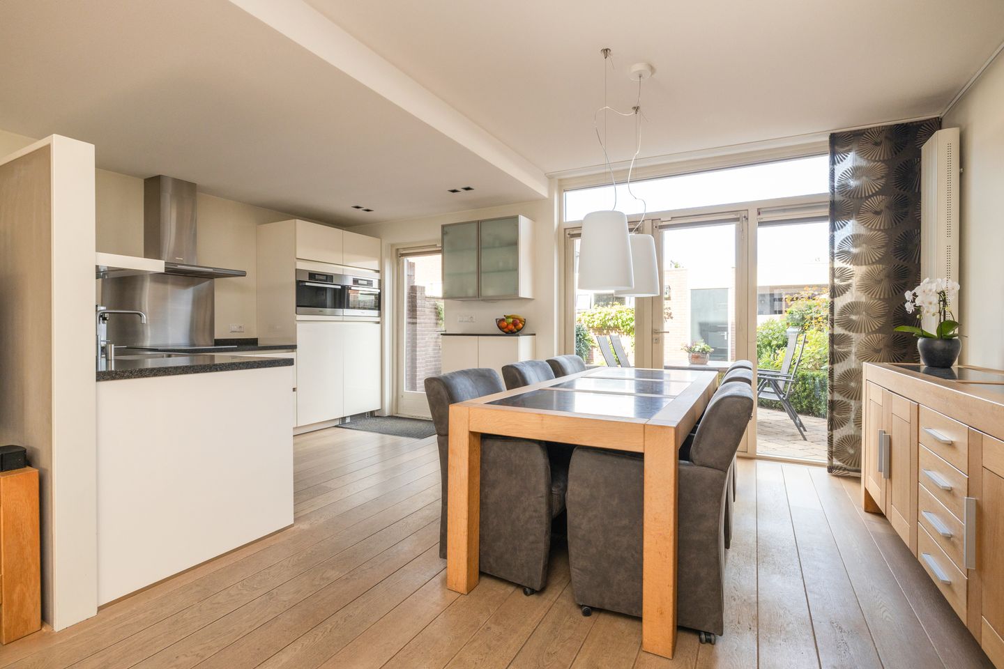 Foto 10 van Midden Woerd 49