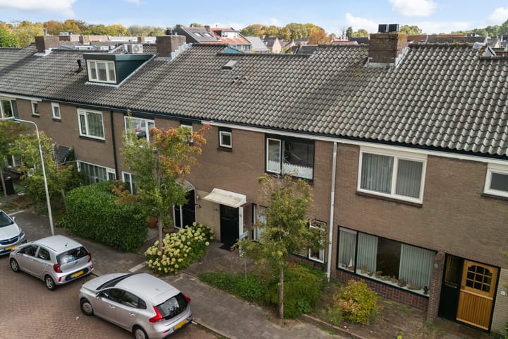 Photo 6 of van Mathenessestraat 43