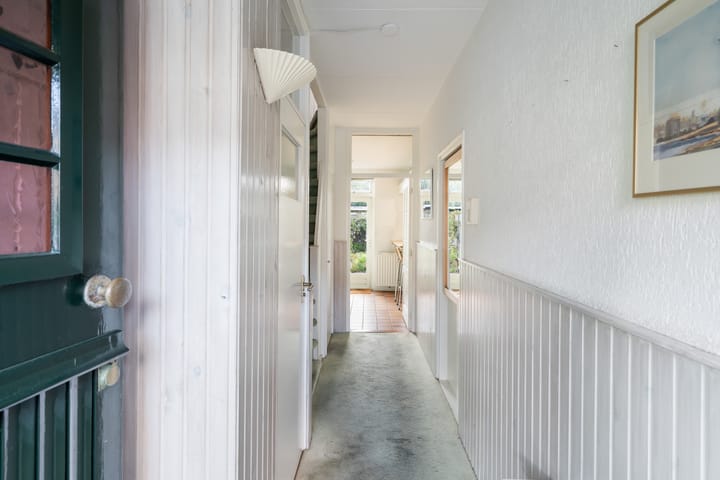 Photo 8 of van Mathenessestraat 43