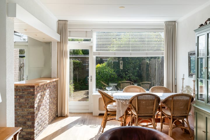 Photo 17 of van Mathenessestraat 43