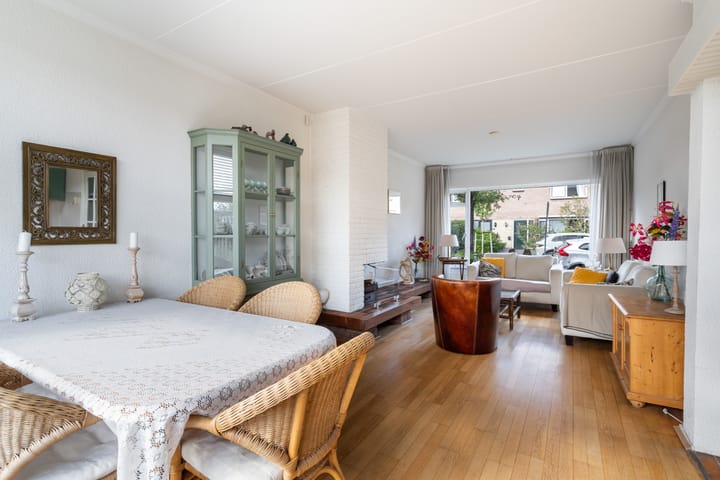 Photo 18 of van Mathenessestraat 43