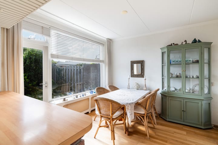 Photo 20 of van Mathenessestraat 43