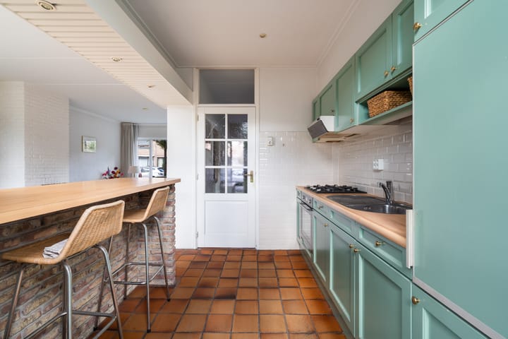 Photo 22 of van Mathenessestraat 43