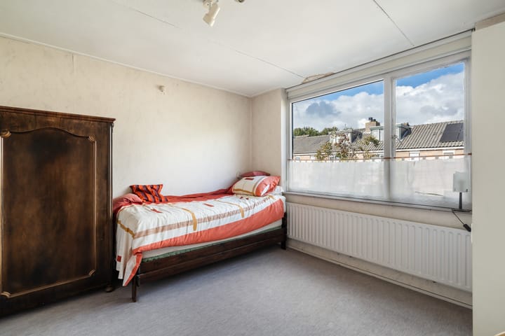 Photo 29 of van Mathenessestraat 43