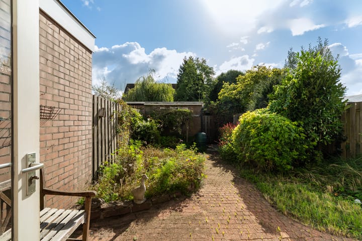 Photo 41 of van Mathenessestraat 43