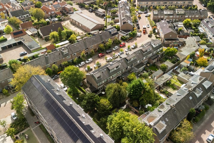 Photo 47 of van Mathenessestraat 43