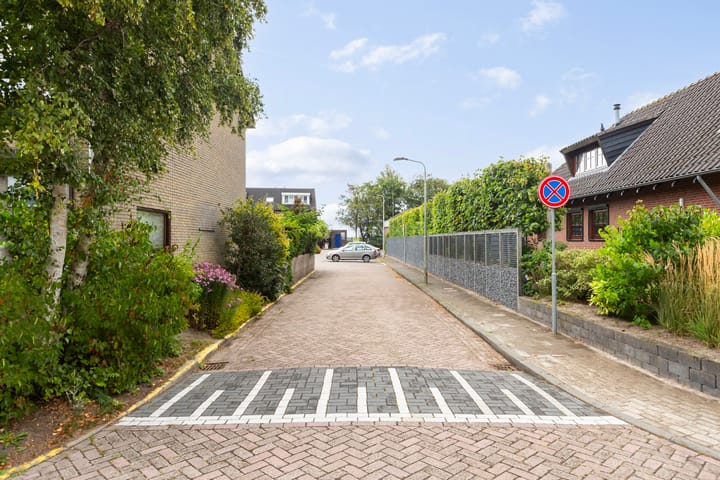 Photo 2 of Oranjestraat 12