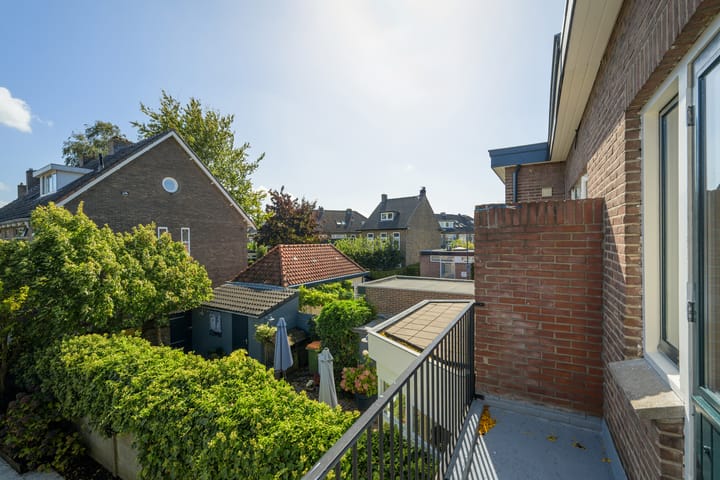 Foto 44 van van Duijvenvoordestraat 72