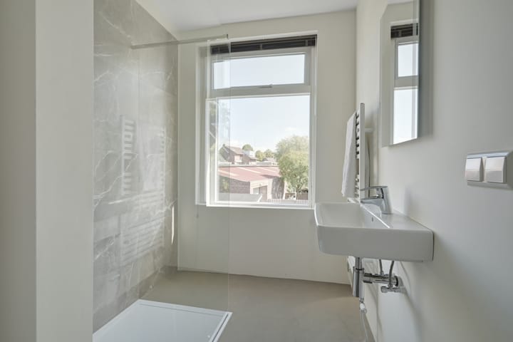 Foto 46 van van Duijvenvoordestraat 72